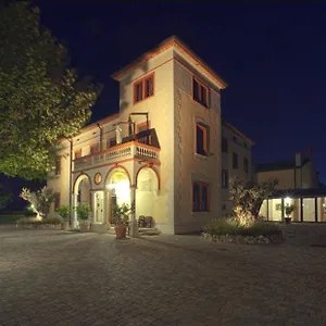 villa-dei-tigli-920-liberty-resort.it-lombardy.com/